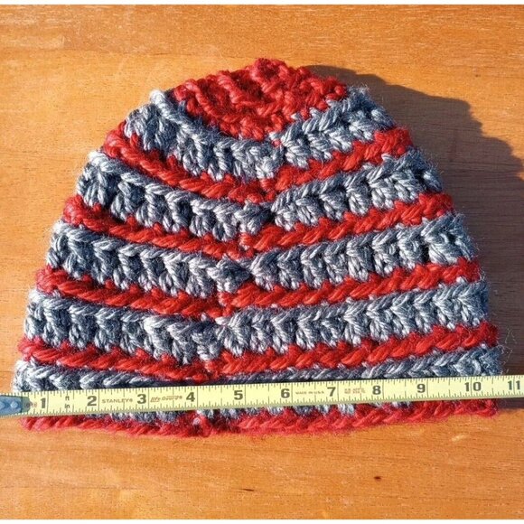 Men’s Handmade Grunge Beanie Gray Red Striped Crochet Cap Fishing Outdoors Sz L - Picture 9 of 9